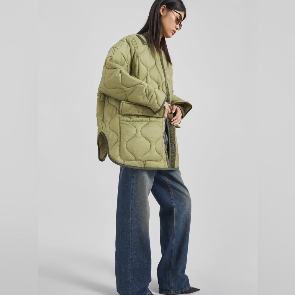 The Frankie Shop Olive Quilted Puffer Jacket - Picture 3 of 9